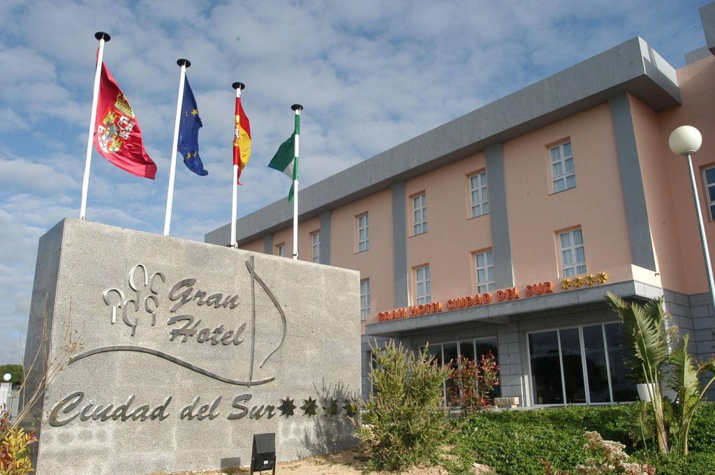 Фото Gran Hotel Ciudad Del Sur