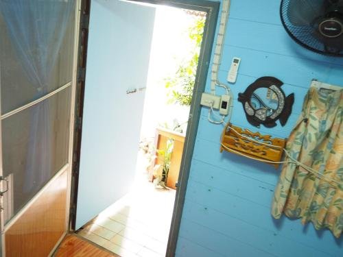 Фото Three J Guesthouse