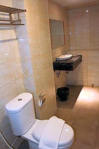 Фото Hotel Mustika Senen