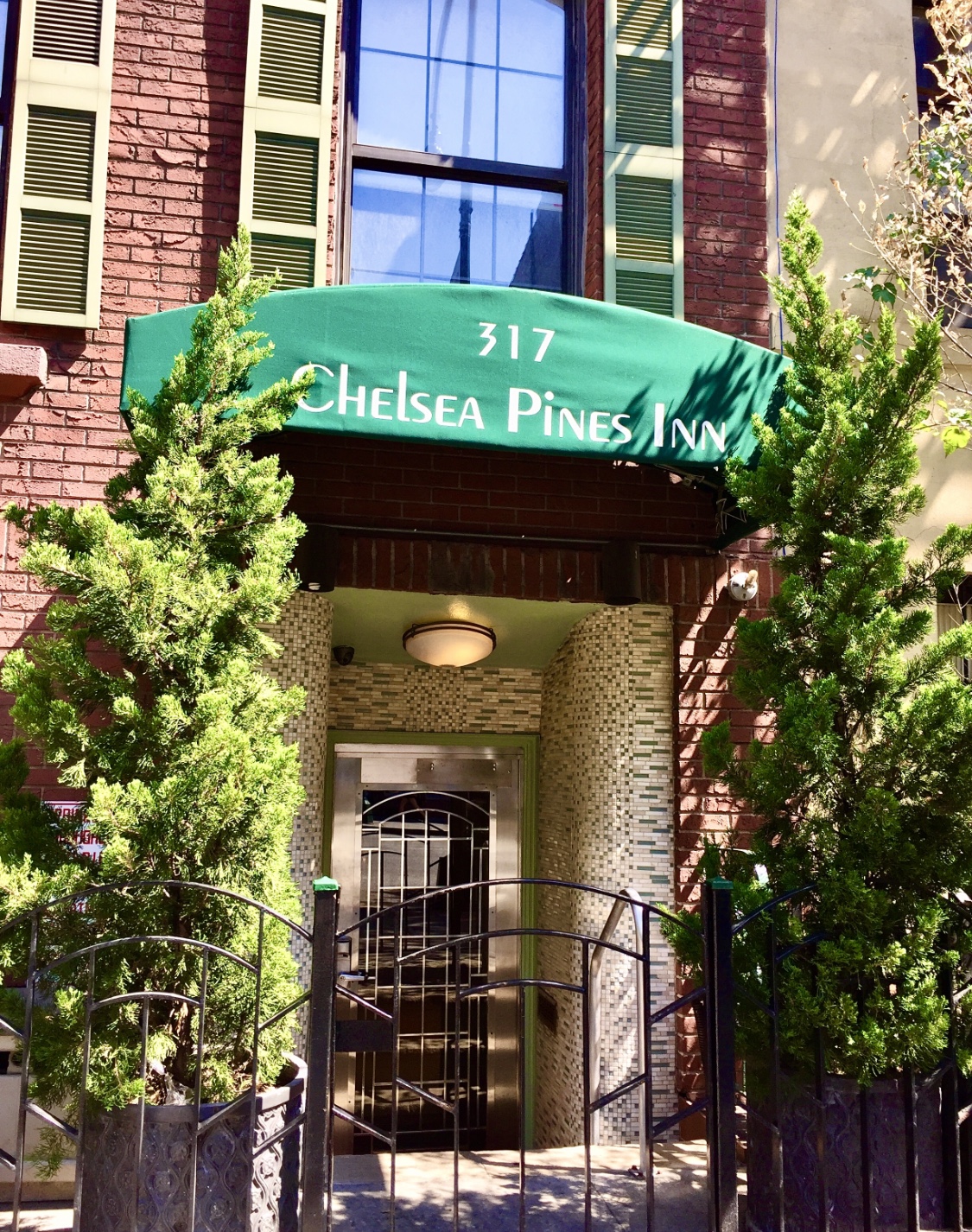 Фото Chelsea Pines Inn