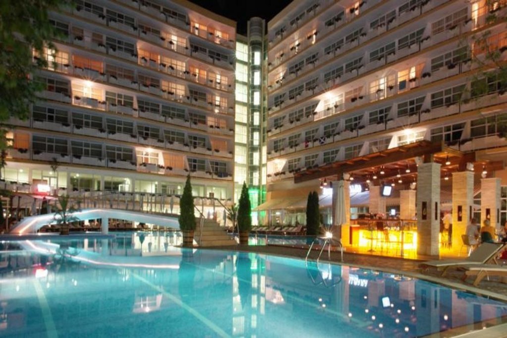 Фото Grand Hotel Oasis