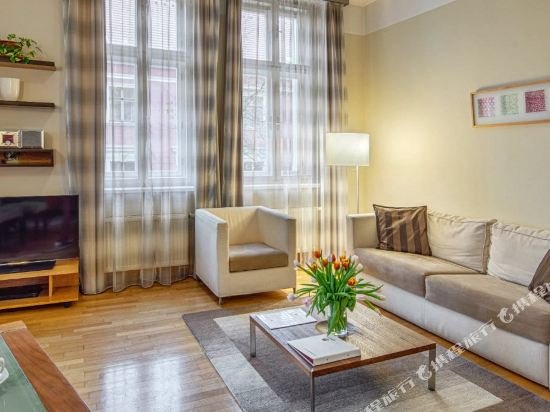 Фото Mamaison Residence Belgicka