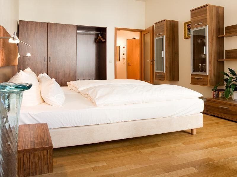 Фото Aparthotel Neumarkt