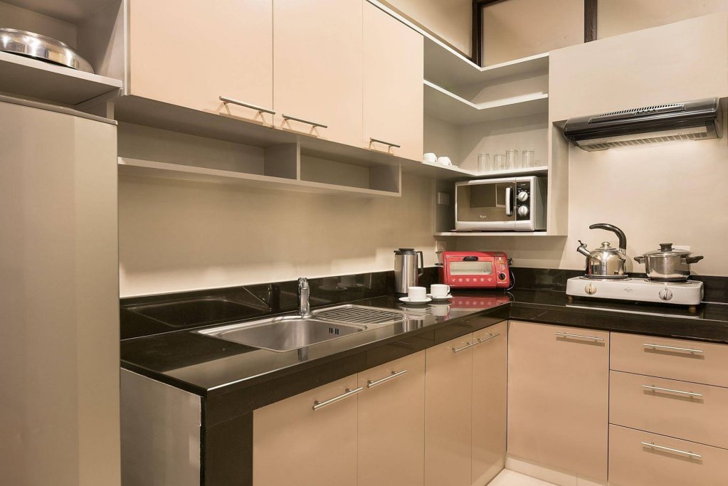 Фото Tropicana Suites