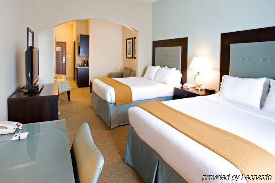 Фото Holiday Inn Express Hotel & Suites Victoria, an Ihg Hotel