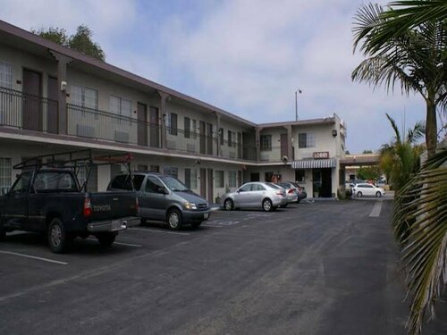 Гостиница American Inn & Suites Lax в Инглвуде