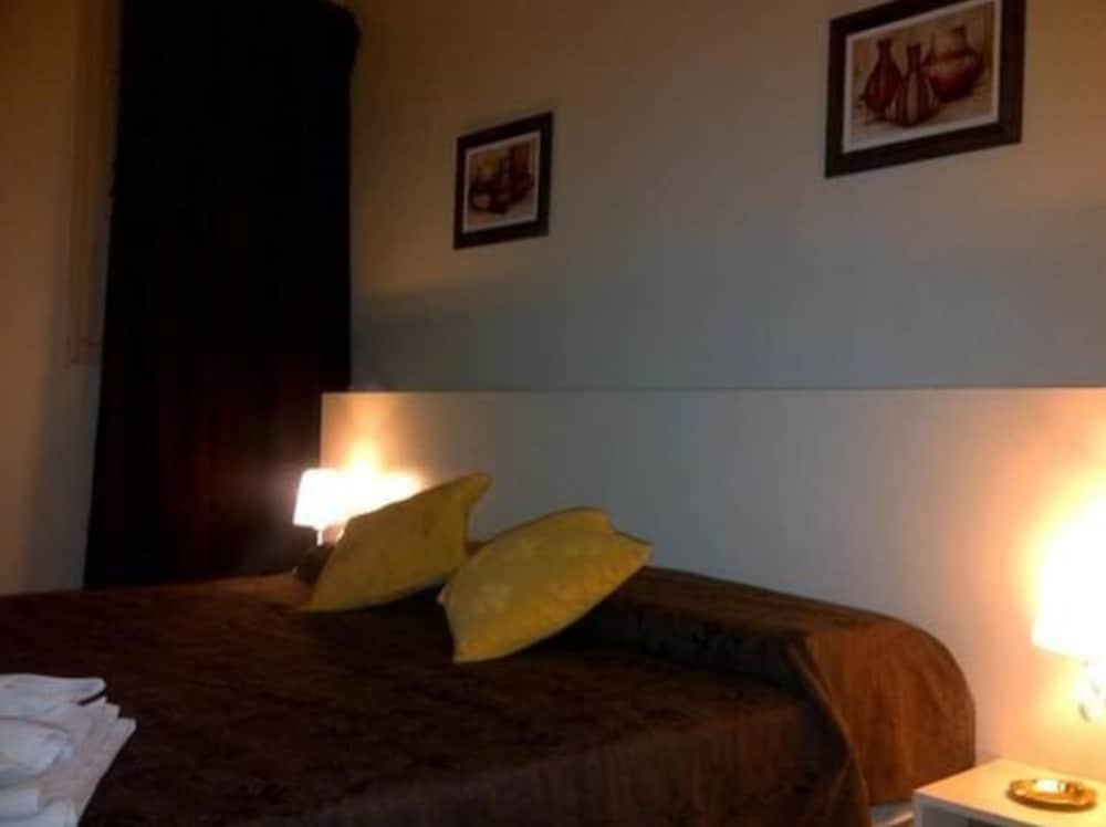 Фото Casi Guemes Hotel