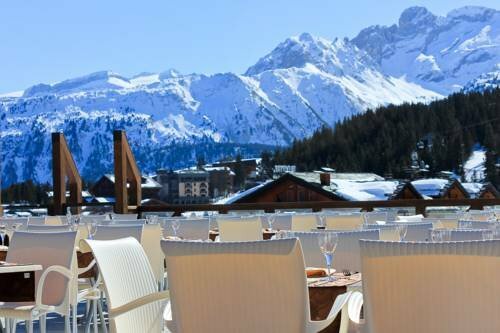 Гостиница Hotel La Pomme в Куршевеле