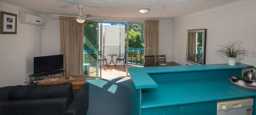 Фото Surfers Beach Resort 2