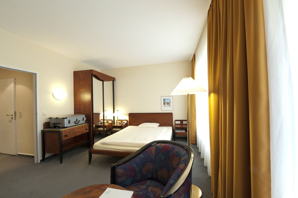 Фото IntercityHotel Saarbrücken