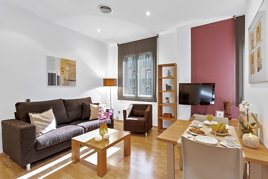 Фото Fisa Rentals Ramblas Apartments