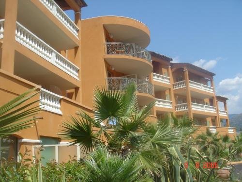 Фото Hotel Lou Castelet