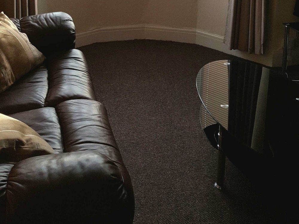 Фото Oaklands Avenue