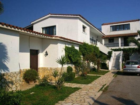 Фото Marialice Apartments