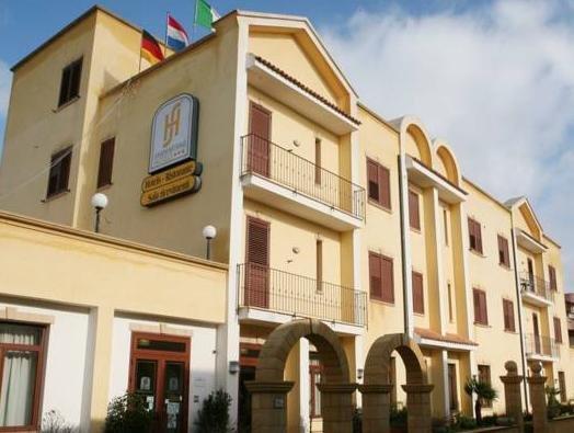 Фото отеля 1