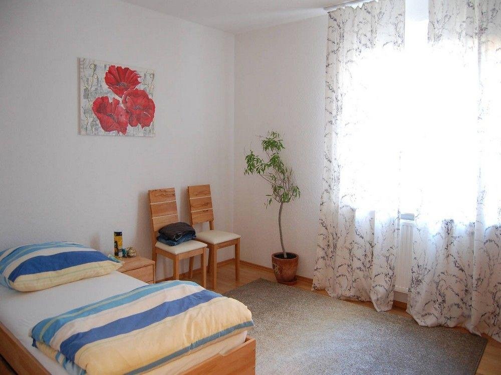 Фото Fewo Reutlingen Heinestrasse Dg