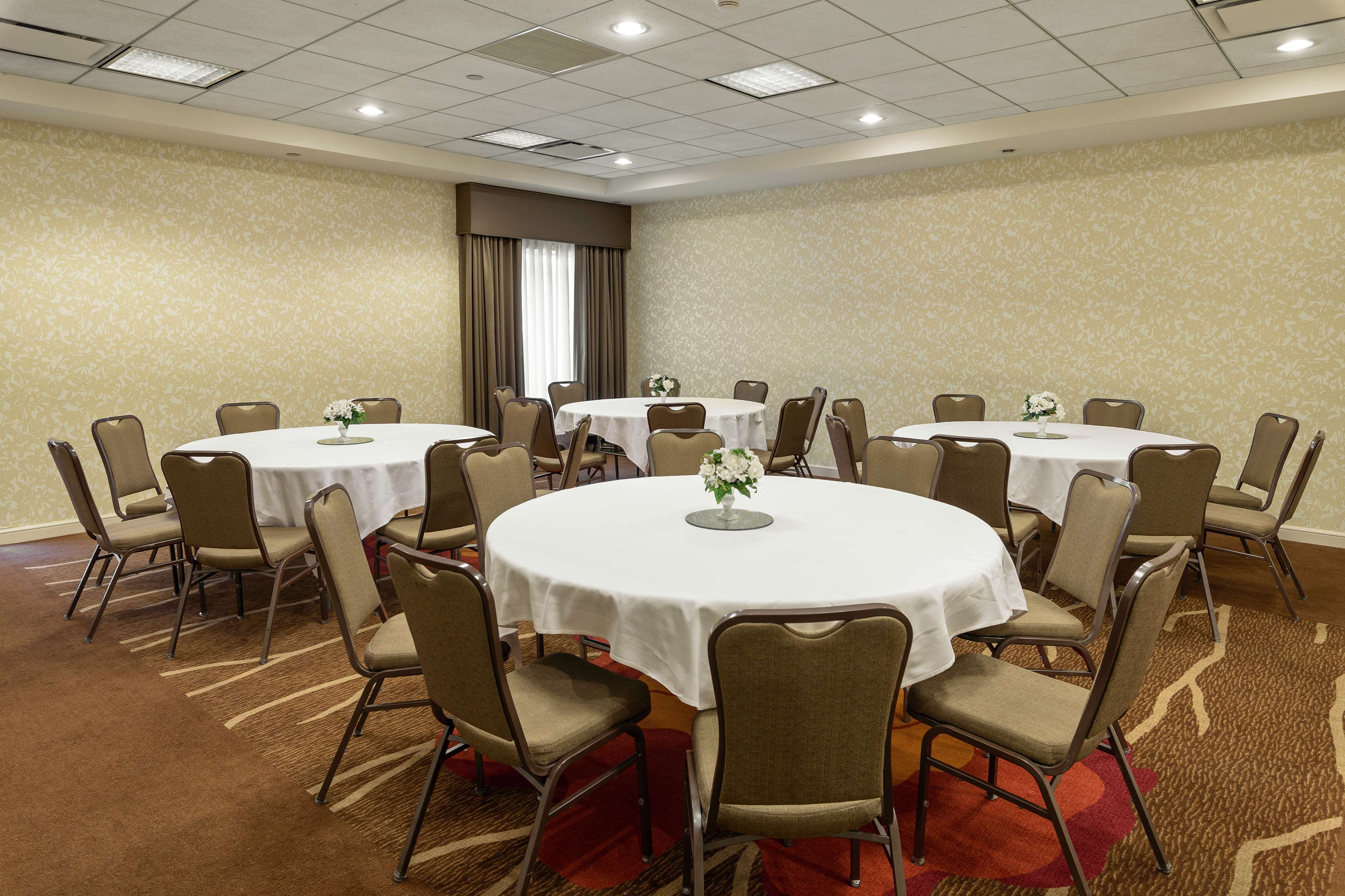 Фото Hilton Garden Inn Cleveland/Twinsburg