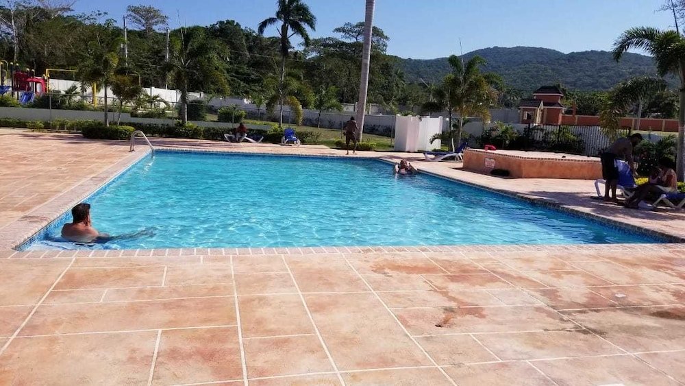 Фото Ocho Rios Getaway Villa at Draxhall