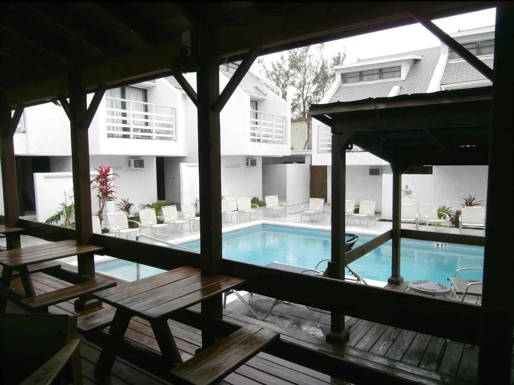 Фото Land Shark Coco Plum Resort