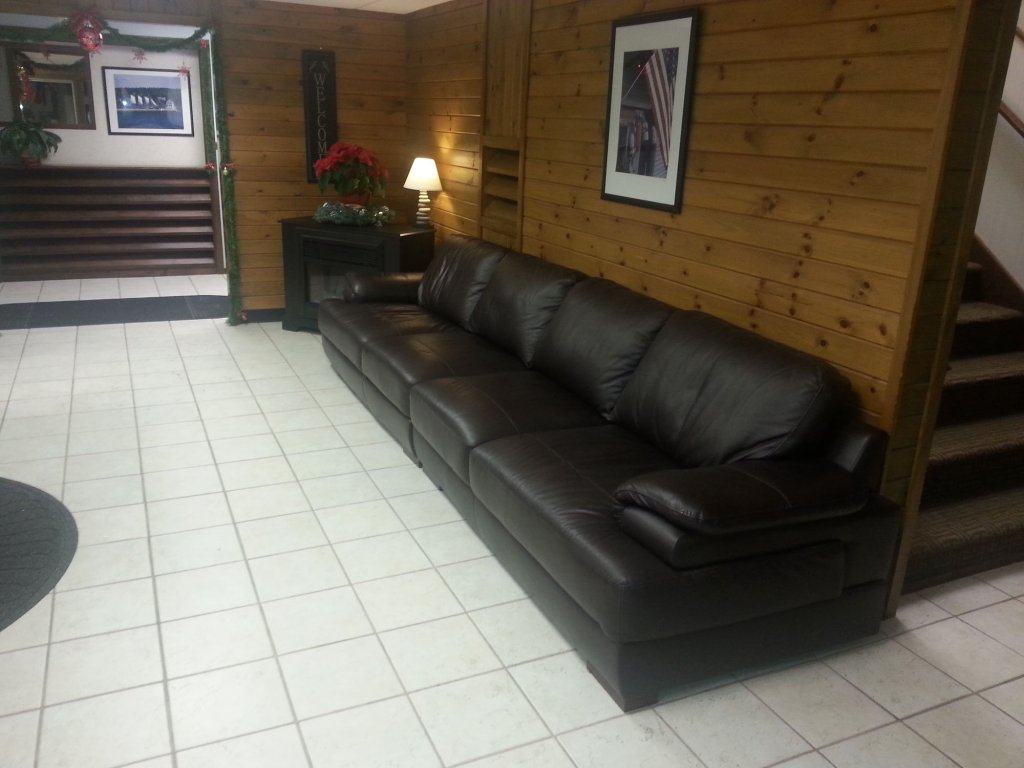 Фото Colonial Inn Ellsworth