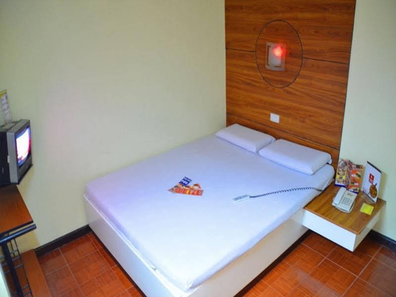 Фото Hotel Sogo Alabang Rotonda