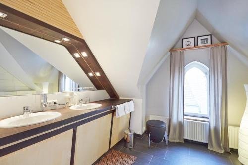 Фото Hotel Zur Wartburg