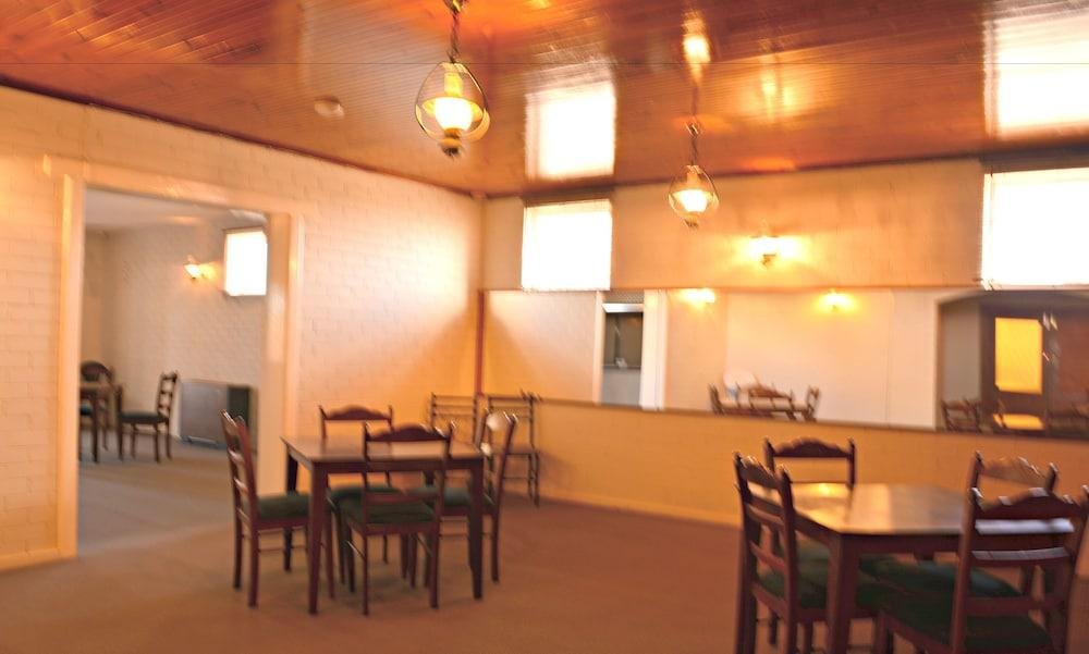 Фото Whyalla Country Inn Motel