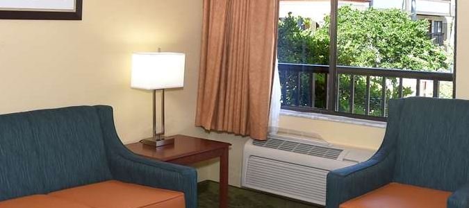 Фото Best Western Orlando East Inn & Suites