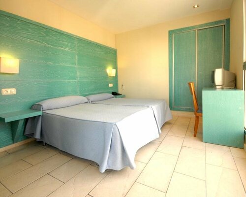 Гостиница Hotel Safari в Гандии