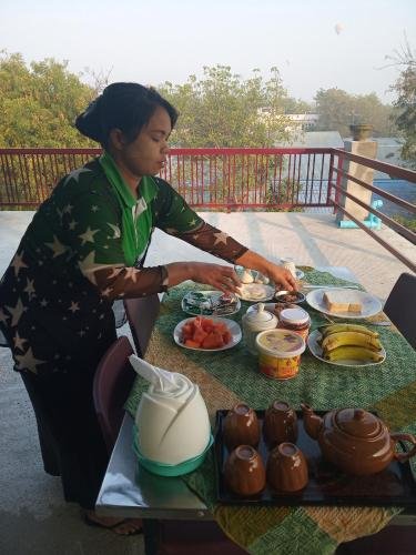 Фото Shwe Wun Yan Motel