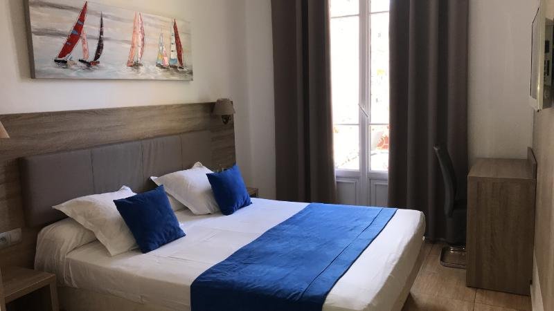 Фото Hotel Parisien