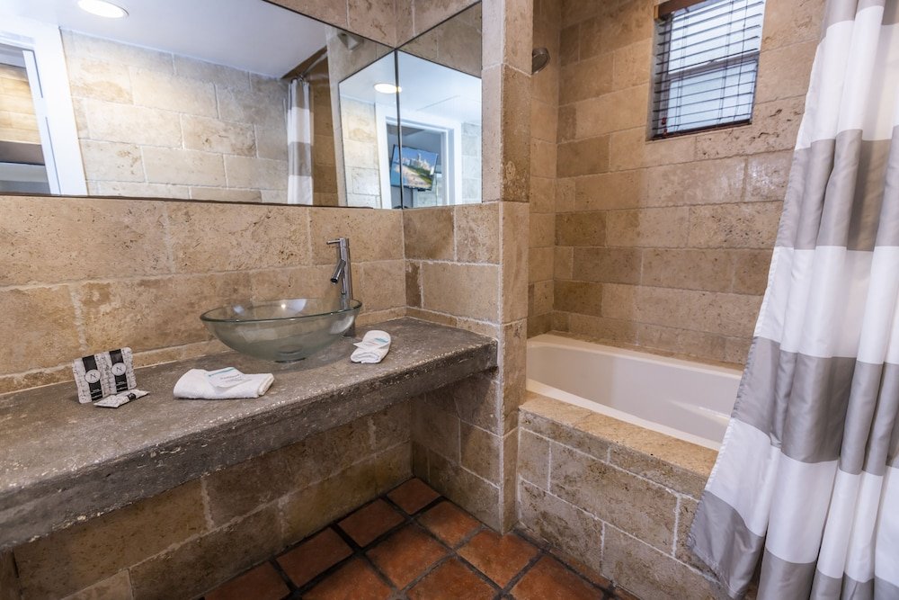 Фото Chesterfield Hotel & Suites, a South Beach Group Hotel