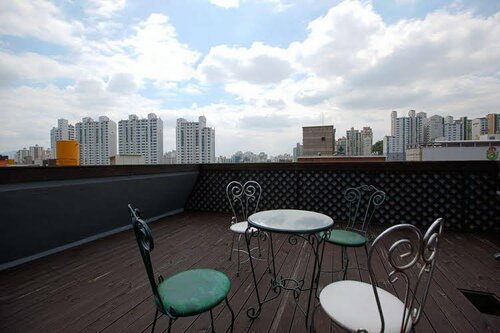 Гостиница Petercat Hotel Sinchon Hongdae в Сеуле