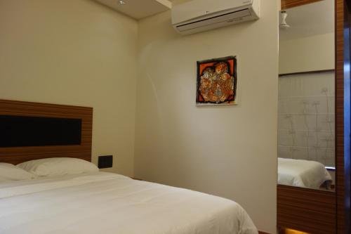 Фото Illam Hotel