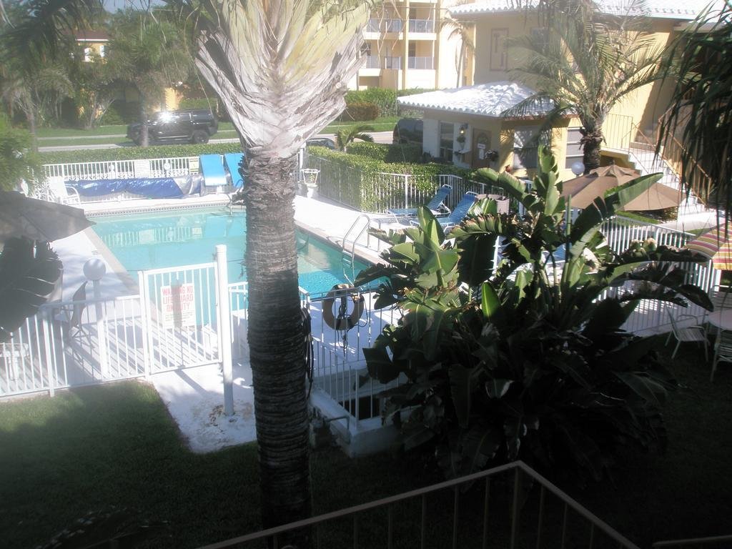 Фото Tropic Isle Beach Resort