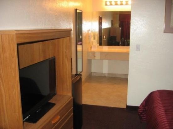 Фото Red Carpet Inn Medford