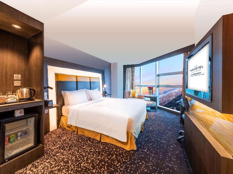 Фото Novotel Zhengzhou Convention Centre Hotel