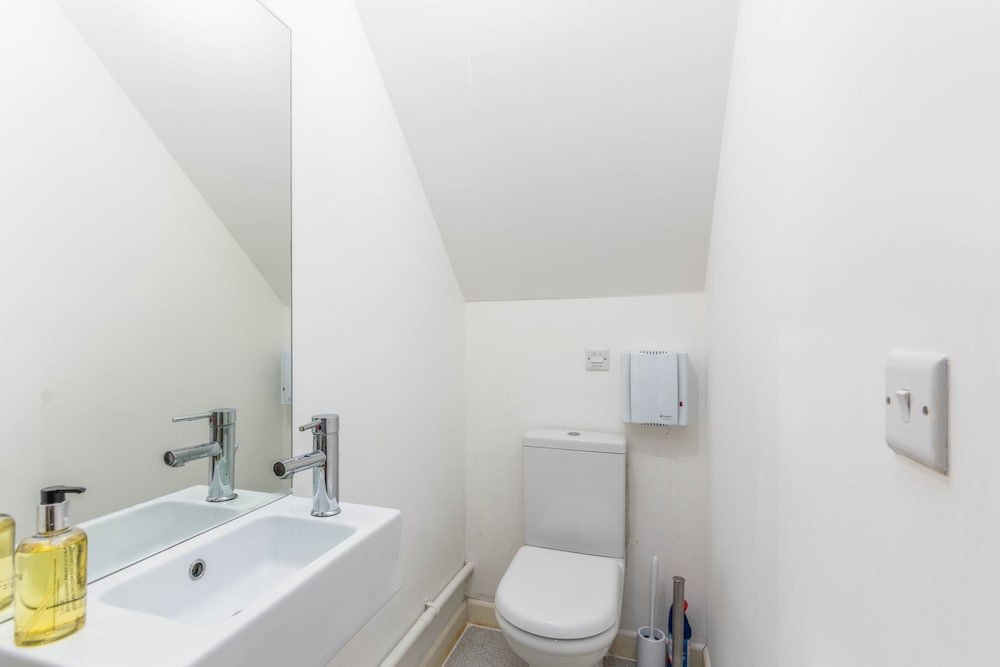 Фото The Wharf City Centre with Garden