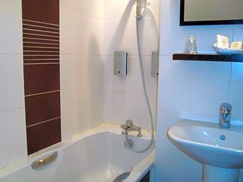 Фото Logis Hôtel de la Croix d'Or