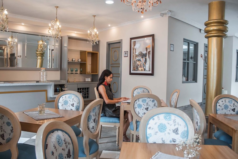 Фото Adamas House Hotel