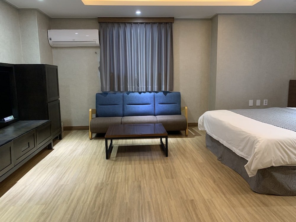 Фото I-CHECK Hyunjin Hotel