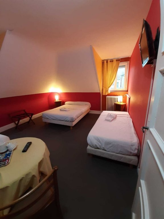 Фото отеля 2