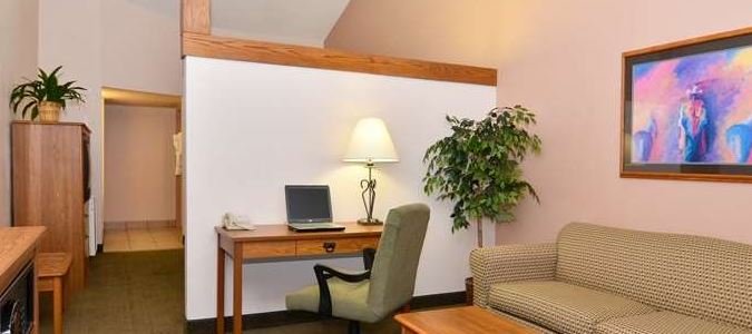 Фото Best Western Plus Saddleback Inn & Conference Center