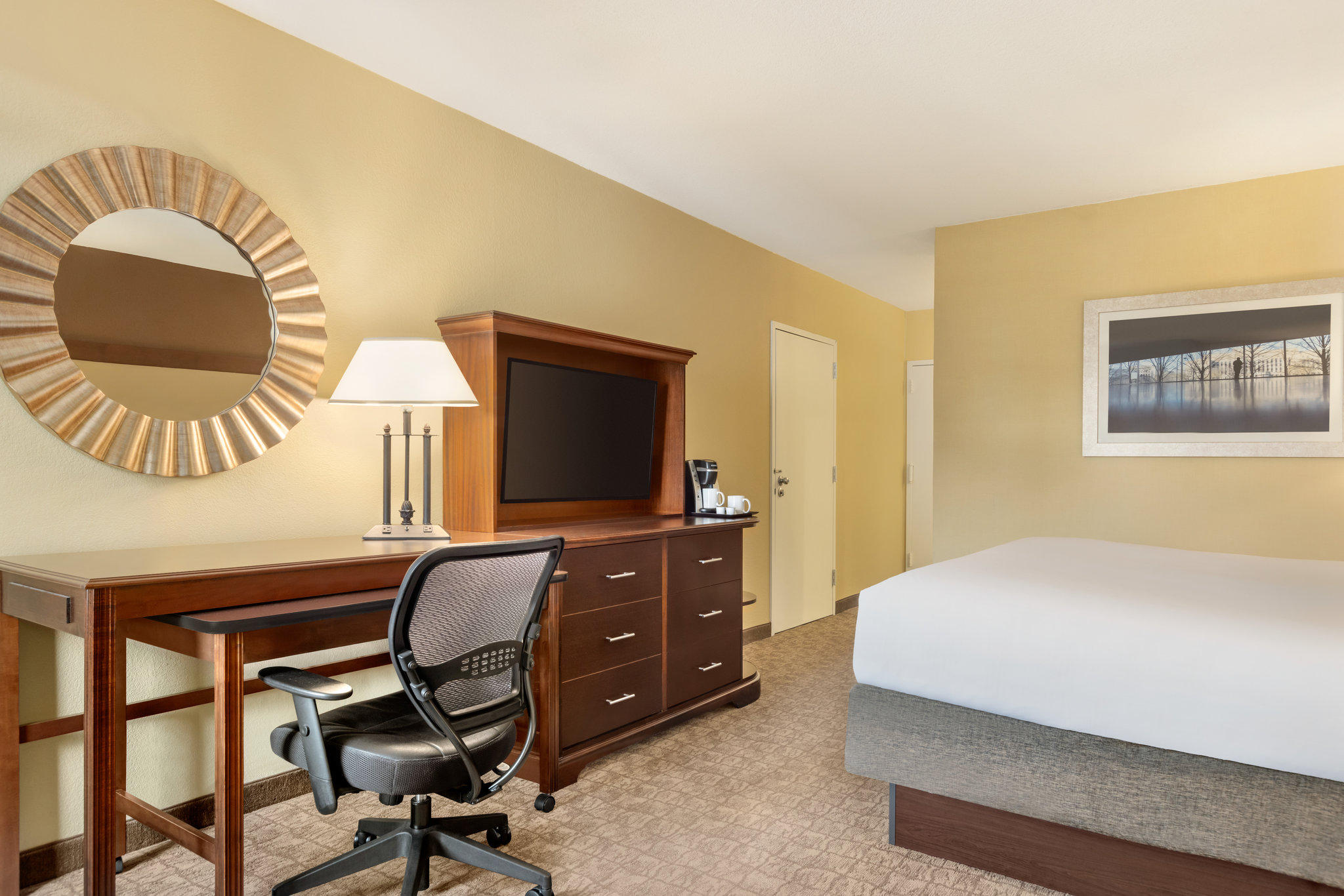 Фото Crowne Plaza Crystal City-Washington, D. C., an Ihg Hotel