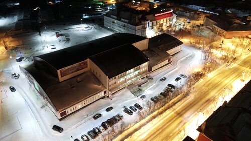 Ол оның куннилингасын жалайды