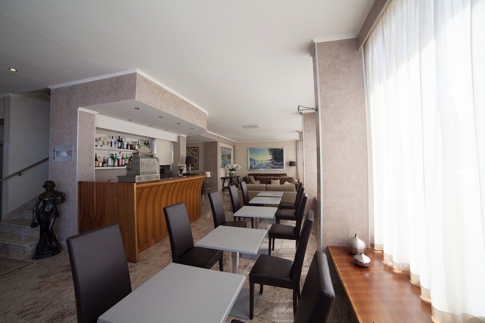 Фото Albergo Miralago