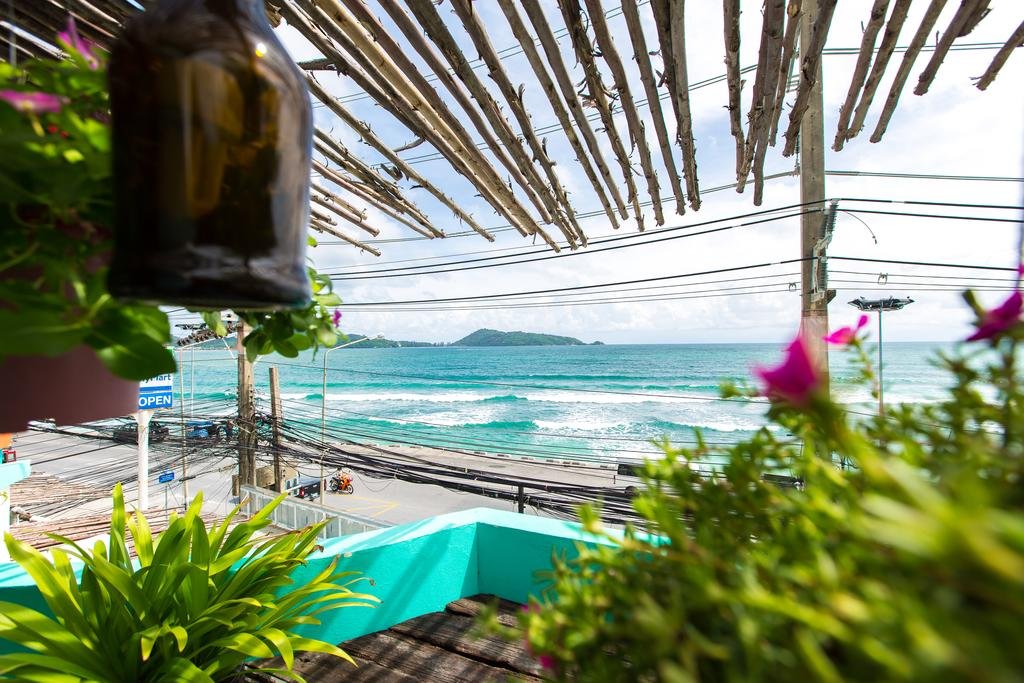 Фото Barefoot Hotel Kalim Beach Front