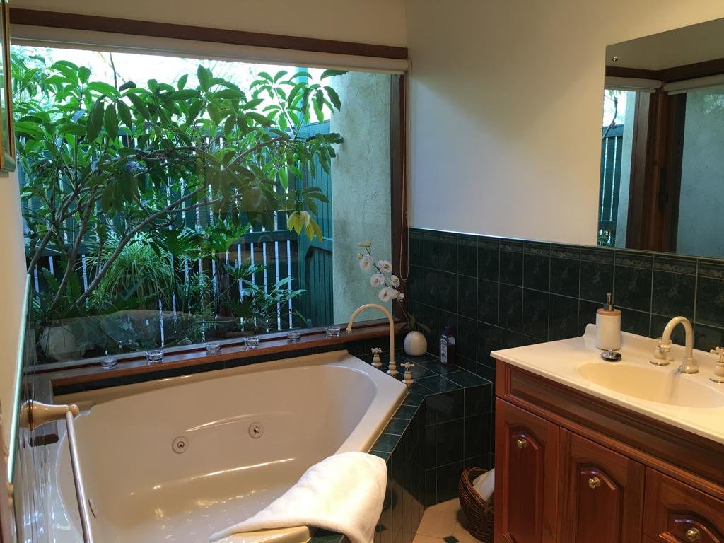 Фото Country Pleasures Bed and Breakfast