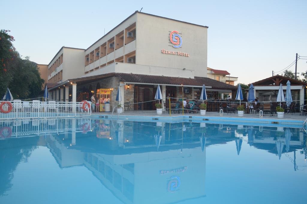 Фото CNic Gemini Hotel