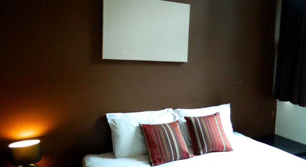 Фото Urban Central Accommodation - Hostel